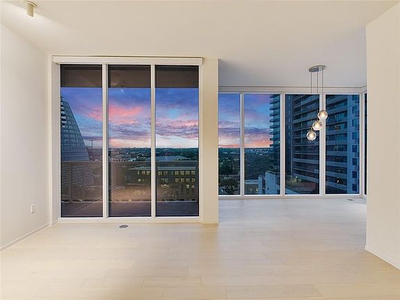 4th image of 301 West Ave #1308