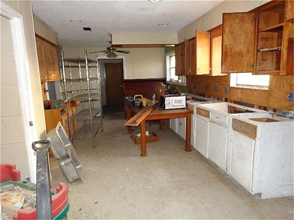 4th image of 401 Magnolia Ave