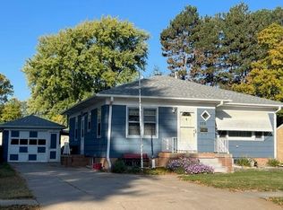 1135 N Hewett Ave, Hastings, NE 68901