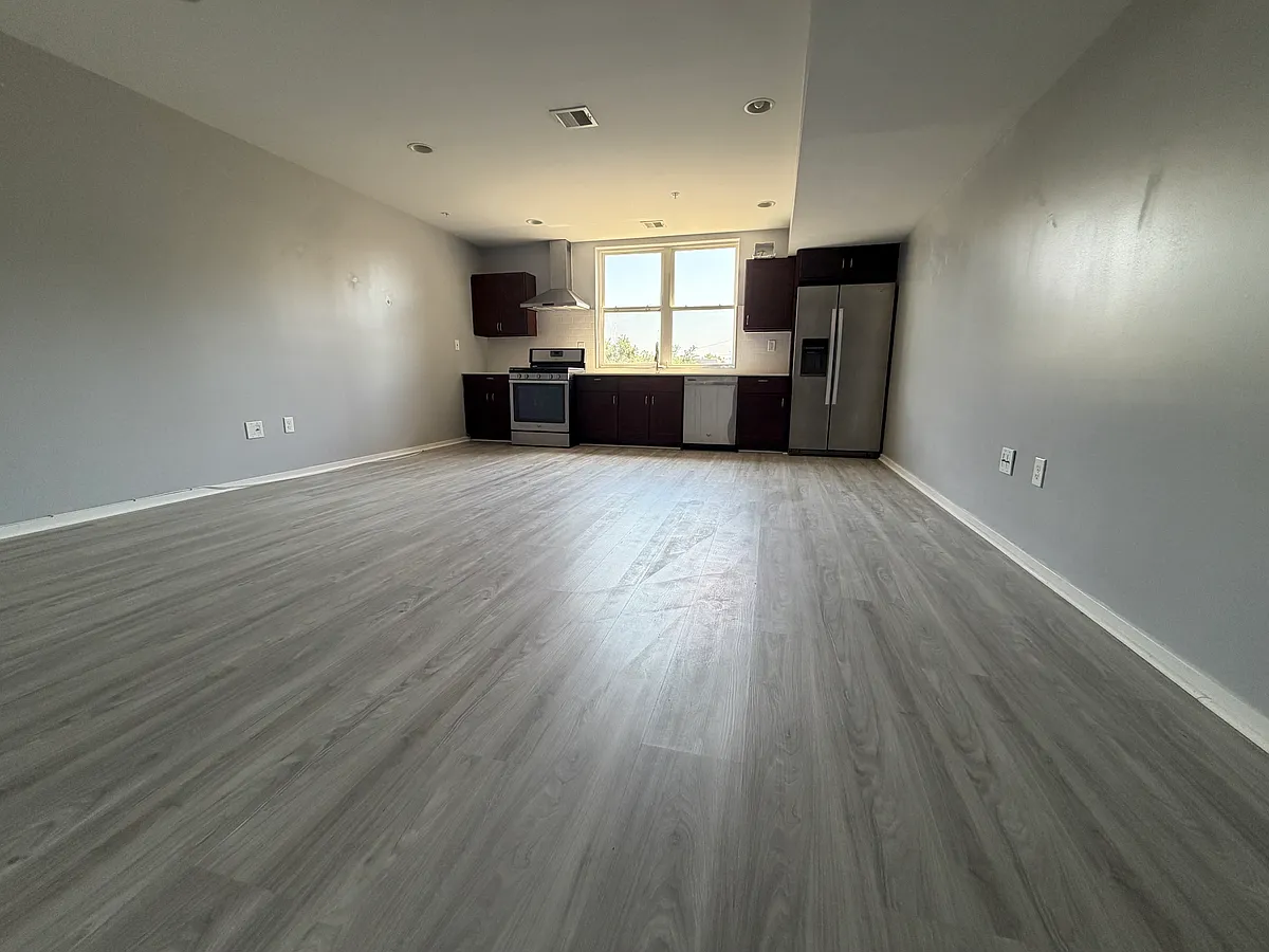 Building Photo - 811 N Franklin St #2