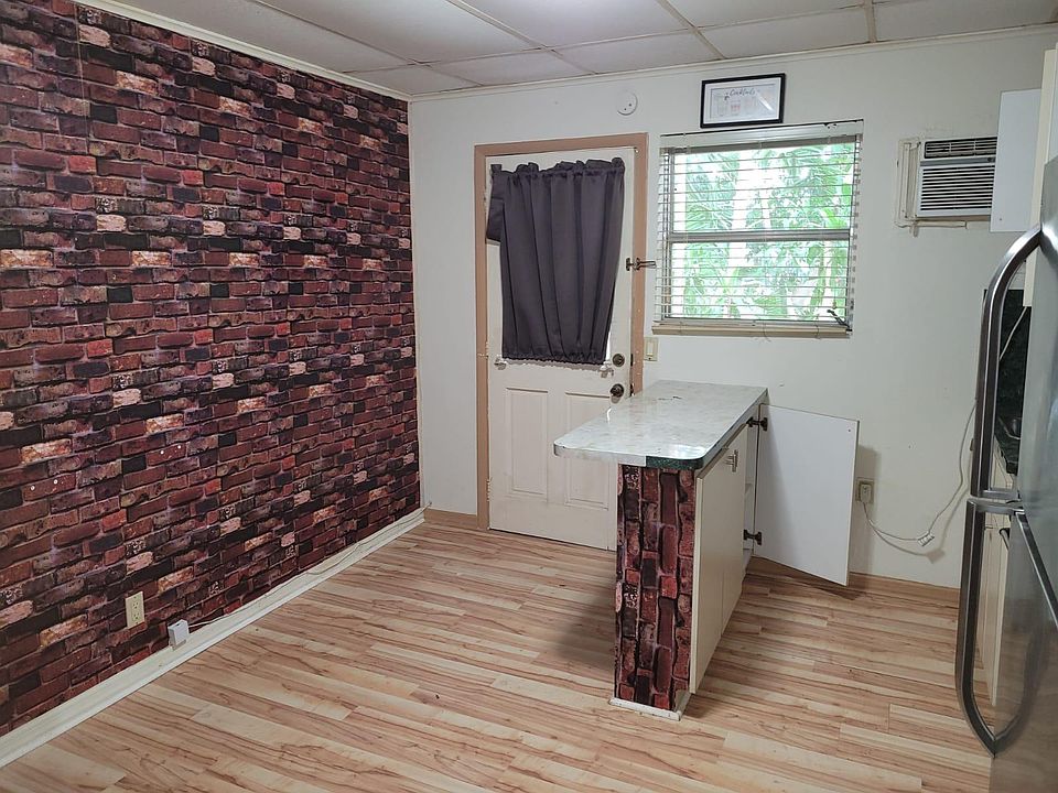 Entrance, kitchen, living area