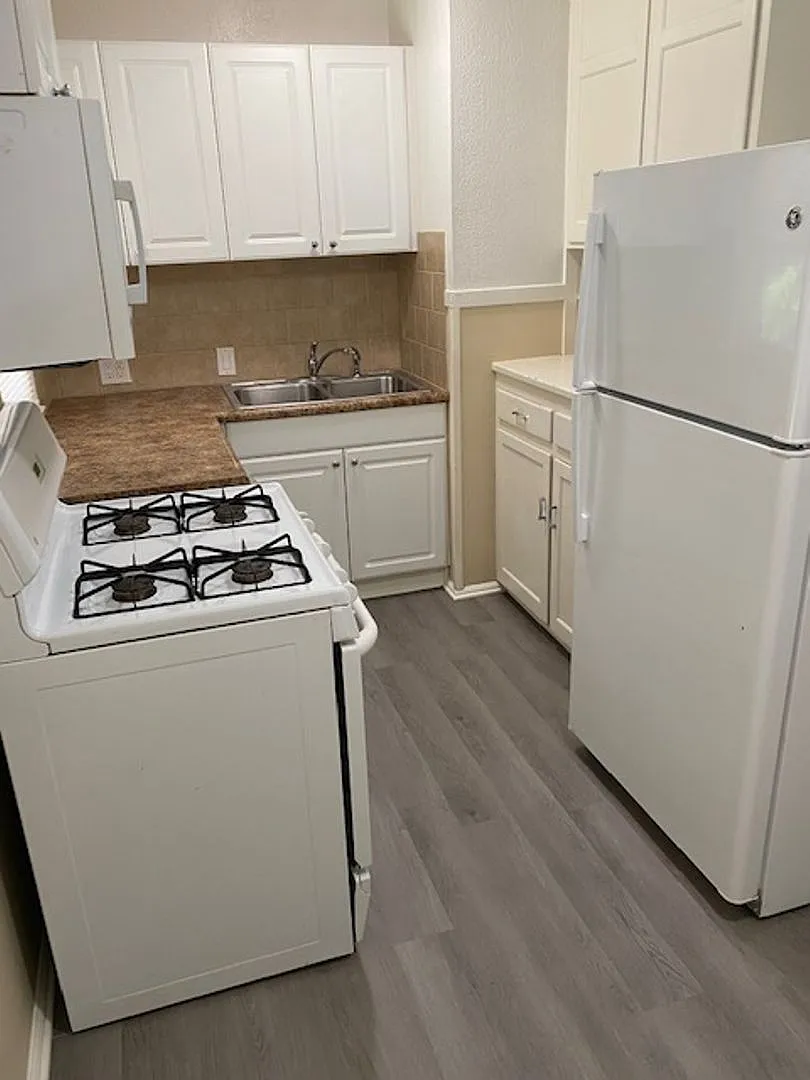 South Waldo Home close to shopping and entertainment — Photo 4