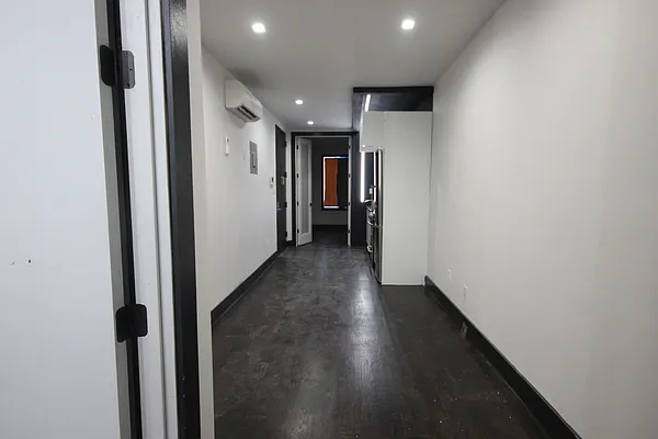 Rented by Nooklyn NYC LLC | media 49