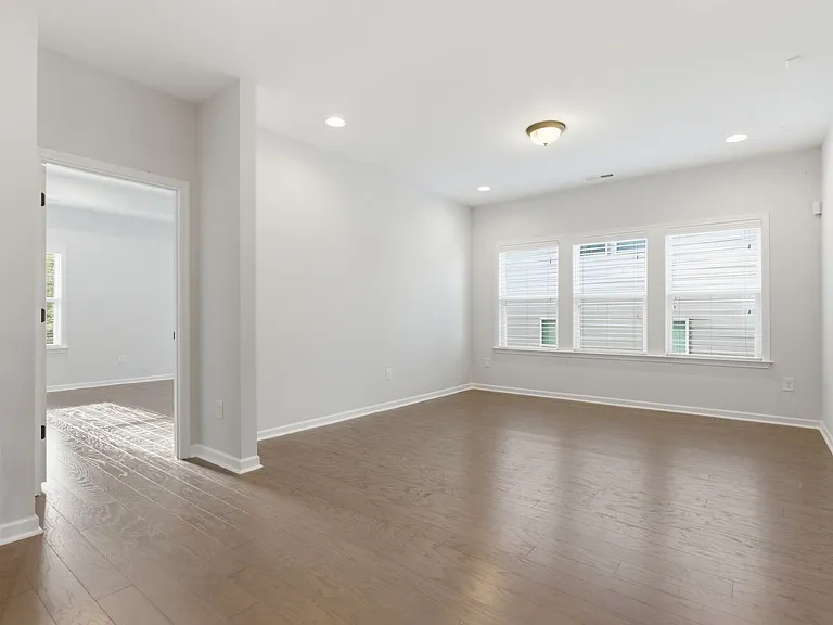721 Vine Pond Ct — Photo 36