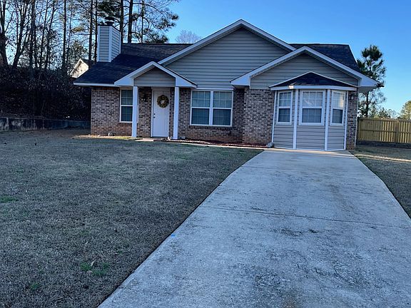 2nd image of 2817 Ridgecrest Dr