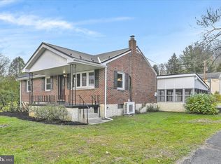 986 Fritztown Rd, Sinking Spring, PA 19608