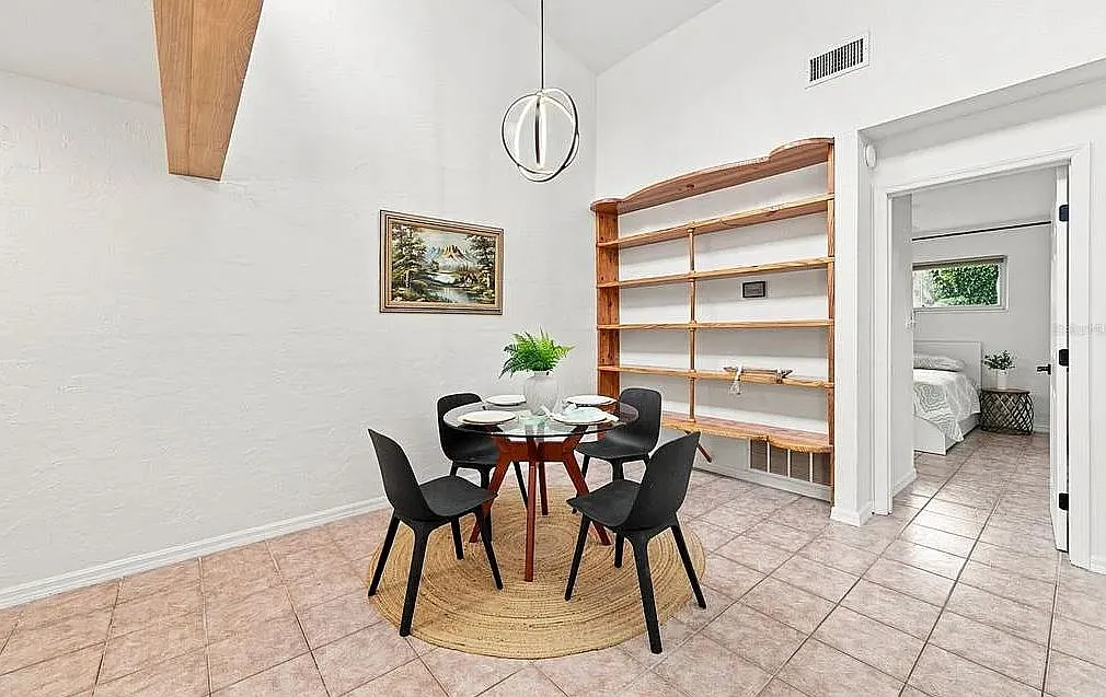 2 bed, 923 sqft, $1,800 — Photo 4