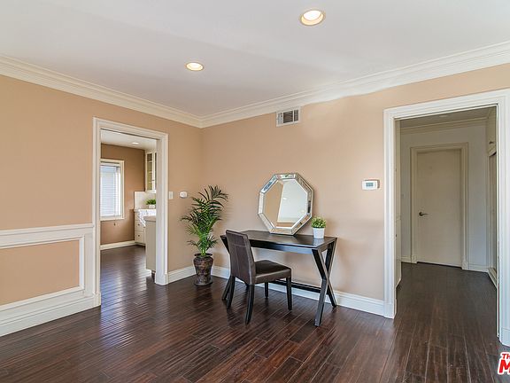 5th image of 101 N Grand Ave Unit 12