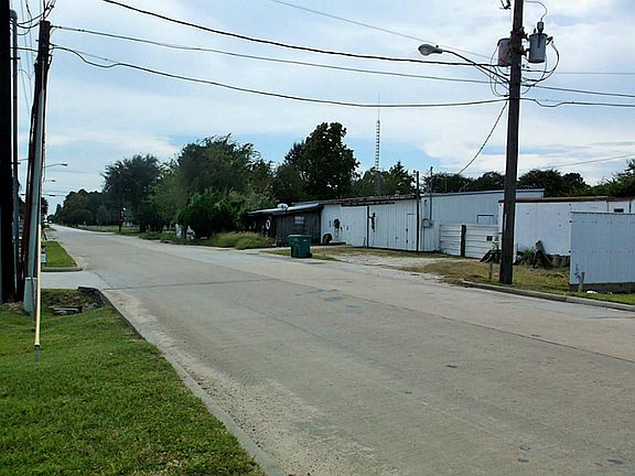 2nd image of 2021 Anders Ln