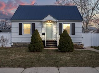 1833 1st St SW, Cedar Rapids, IA 52404