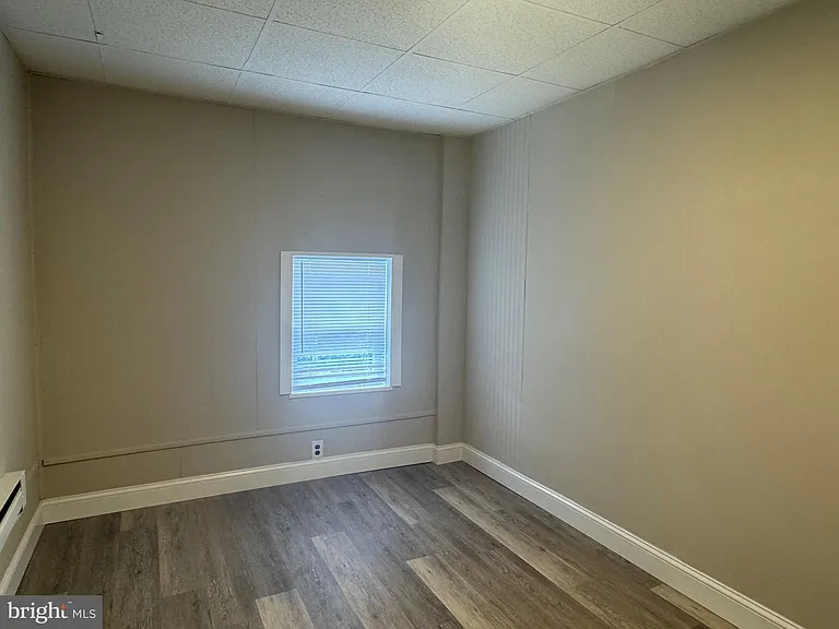 694 N Delaware St — Photo 4