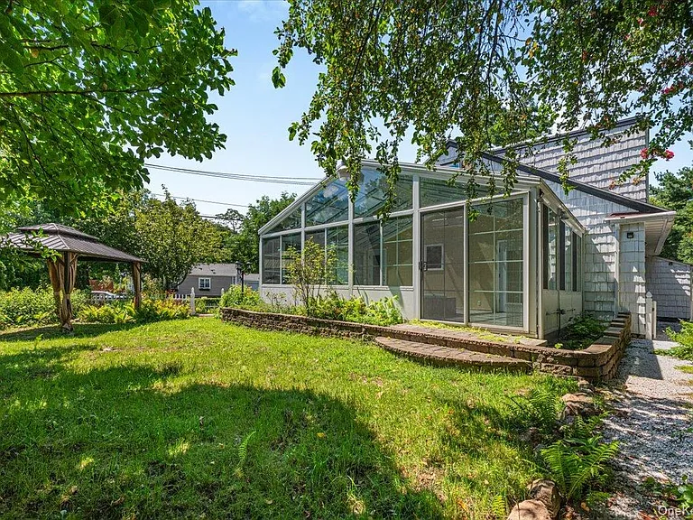 1155 Webster Ave — Photo 36