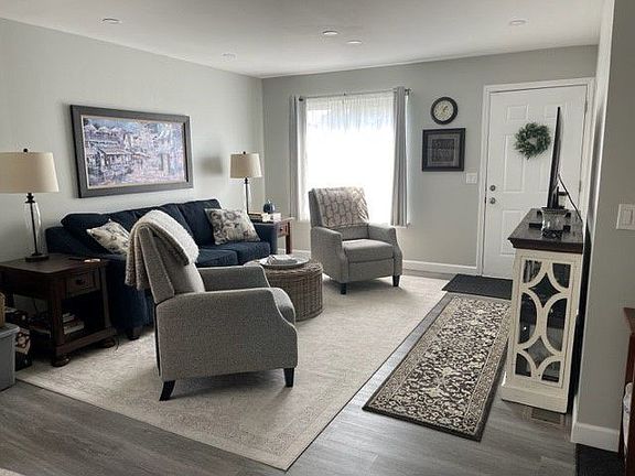 2nd image of 2159 N Queensburg Ln