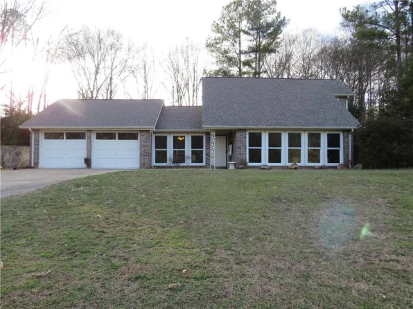 65 Oakwood Dr, Cedartown, GA 30125