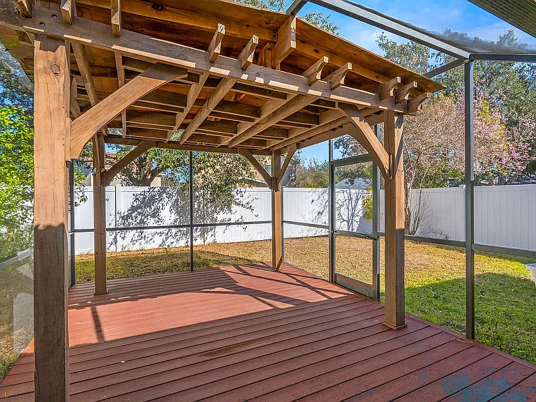 11806 Whisper Creek Dr — Photo 46