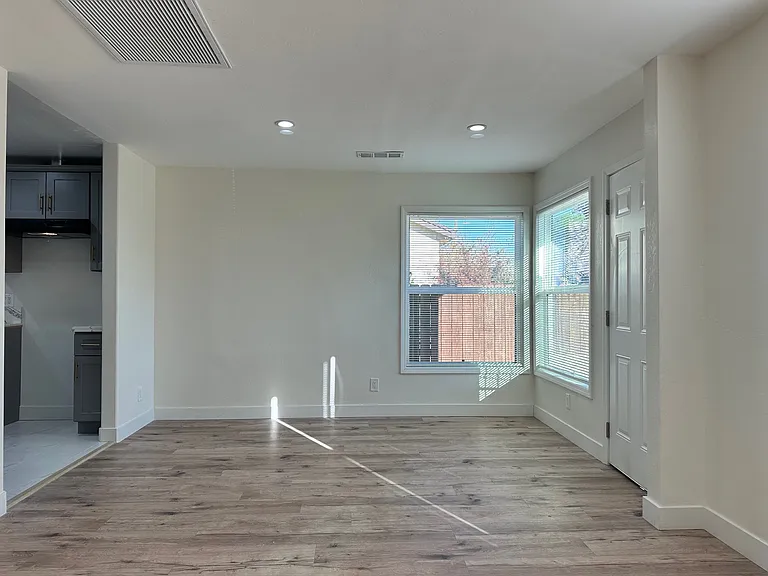 3136 Monterey St — Photo 5
