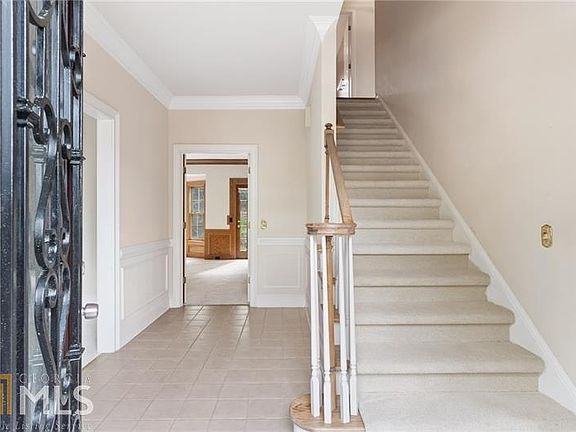 4th image of 3335 Arbor Woods Dr