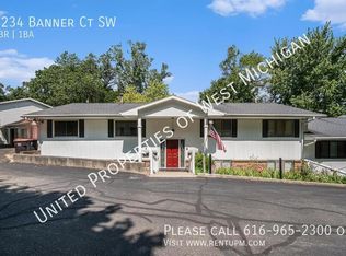 2234 Banner Ct SW, Wyoming, MI 49509