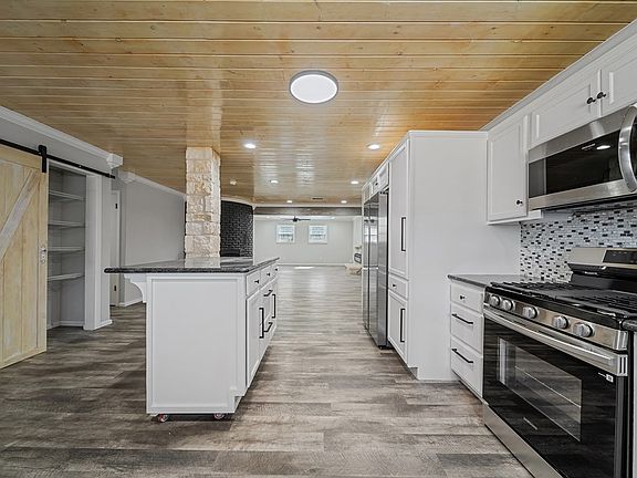 5th image of 1708 Yale Ave