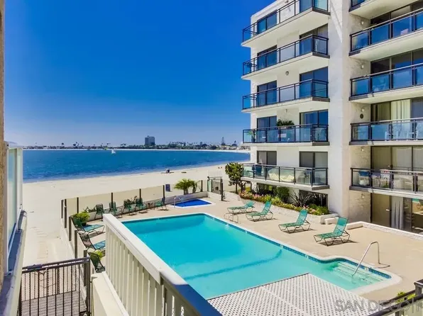 3888 Riviera Dr Unit 301, San Diego, CA 92109