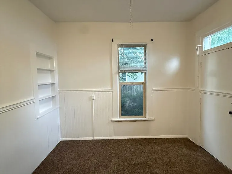 156 S Lincoln St — Photo 17