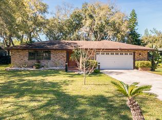 615 Yorktown Dr, Leesburg, FL 34748