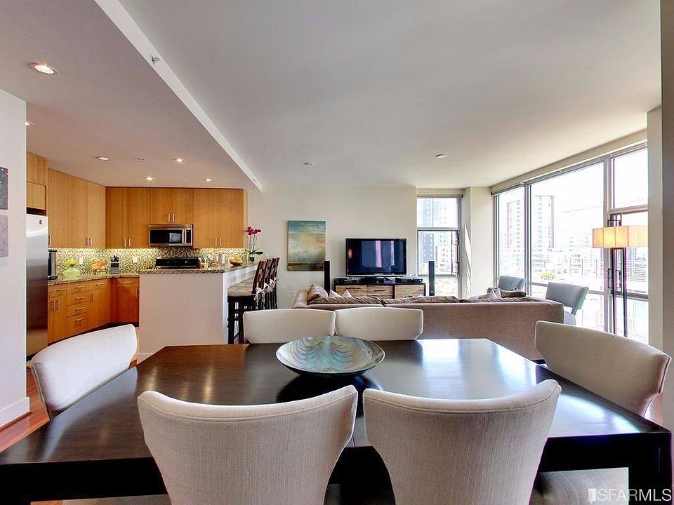 1st image of 235 Berry St APT 513