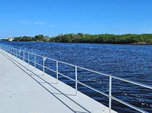 800 W HORIZONS W #104, Boynton Beach, FL 33435