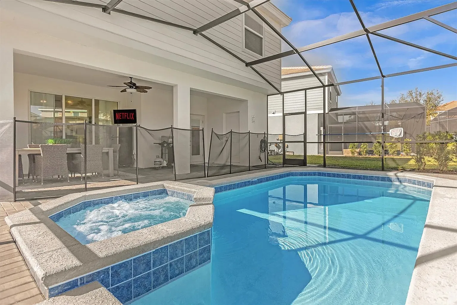 6 bed, 3176 sqft, $3,400 — Photo 2