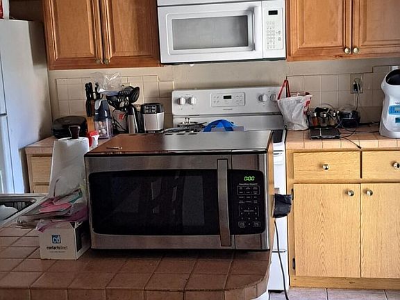 4th image of 565 Green Springs Place