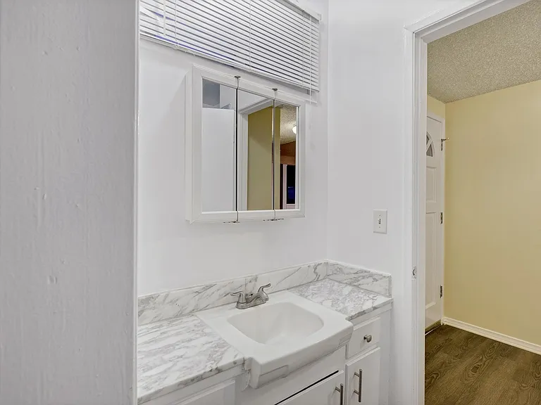 9767 Rhea Ave — Photo 16