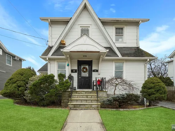 70 Lake St, Bergenfield, NJ 07621