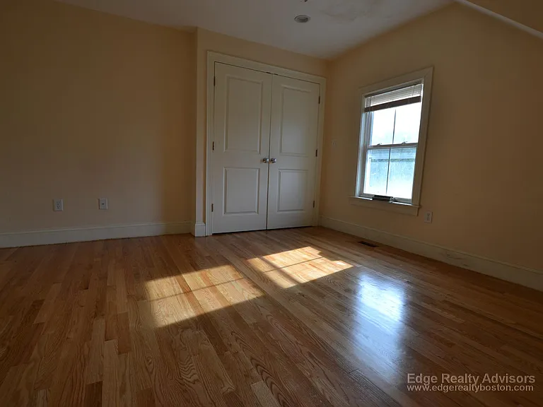 25 Lothrop St #2 — Photo 10