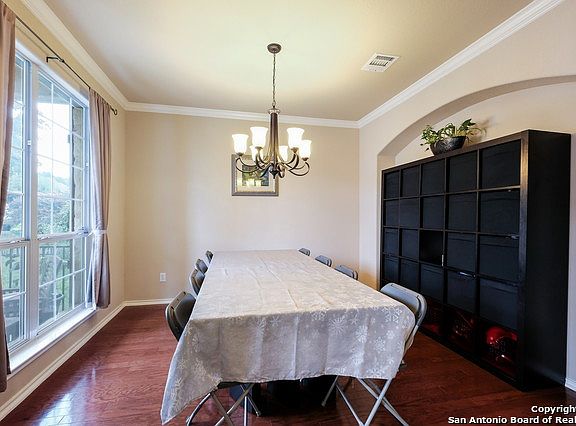 4th image of 3622 Bennington Way