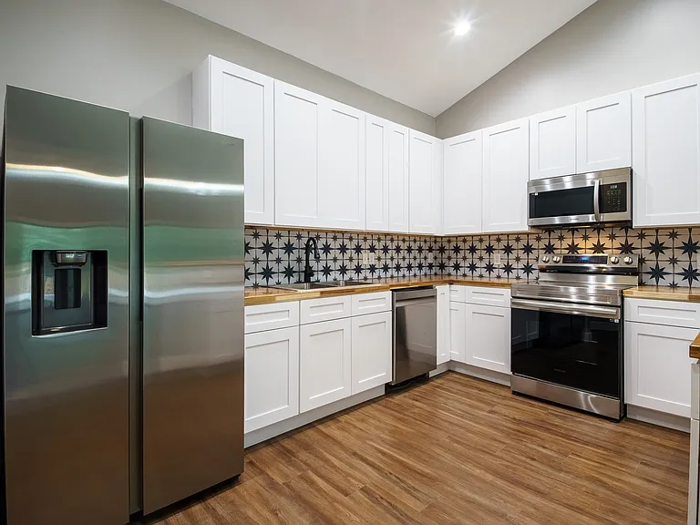 210 Parrotte Ct — Photo 49