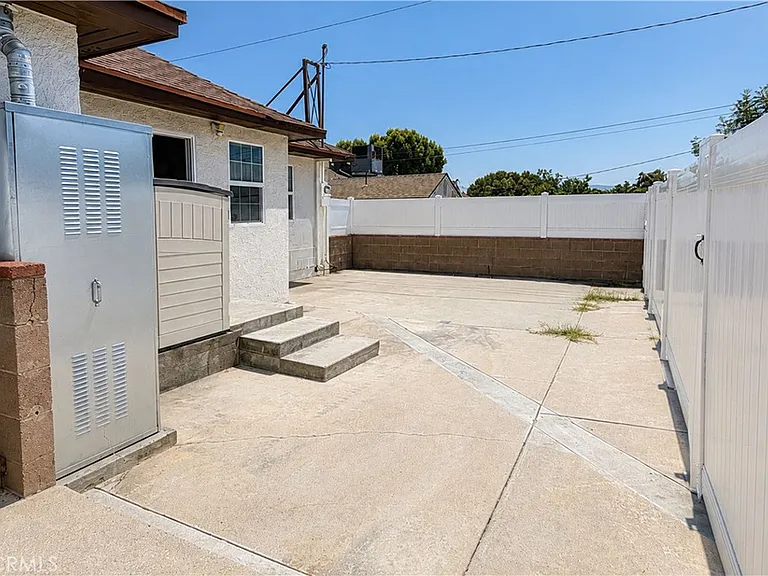 2431 N Lamer St — Photo 15
