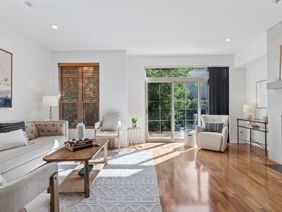 221 1st Ave NE APT 27, Minneapolis, MN, 55413