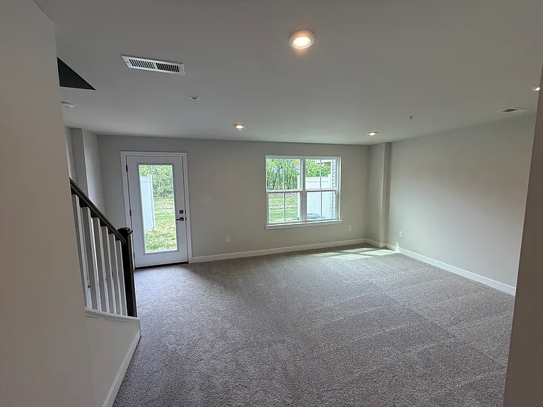 11 Foxwood Dr — Photo 10