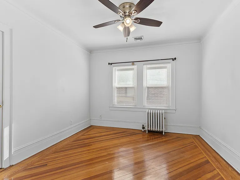 264 Laurelton Blvd #2 — Photo 8