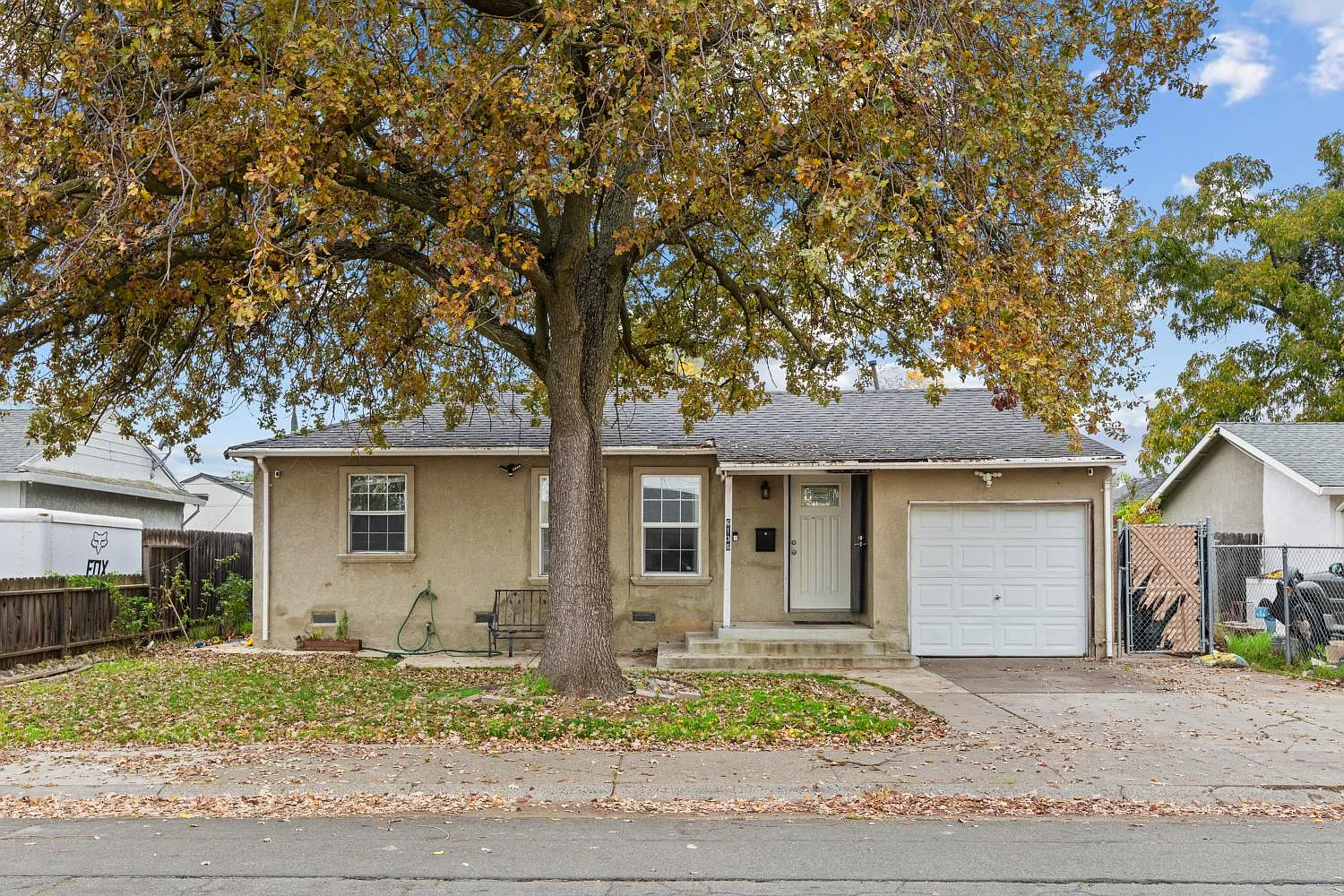 6136 McLaren Ave photo 1