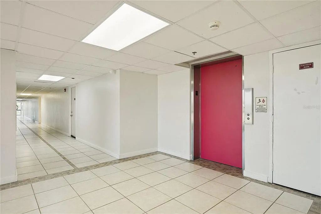 2 bed, 2.0 bath, 1060 sqft, $2,000 — Photo 2