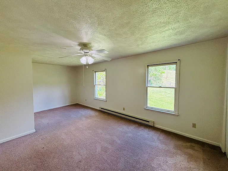 2700 Meadowbrook Dr — Photo 13