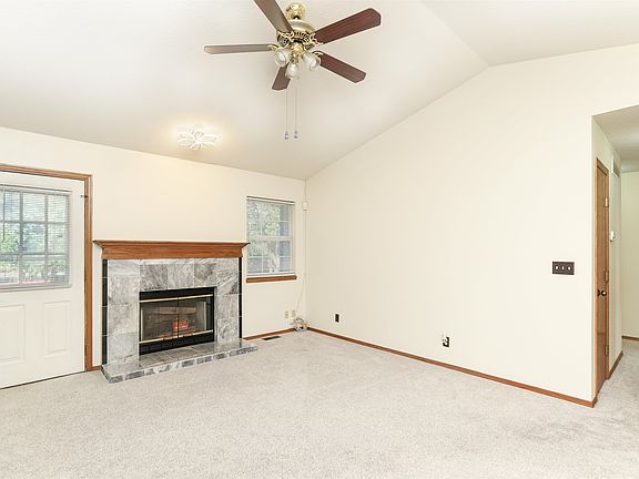 5th image of 3605 N Governeour Cir