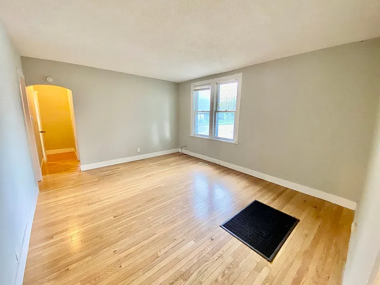 301 17th Ave Ne — Photo 7