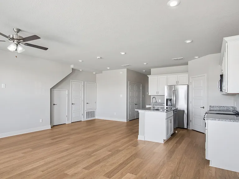 7146 Magnolia Vlg #202 — Photo 14