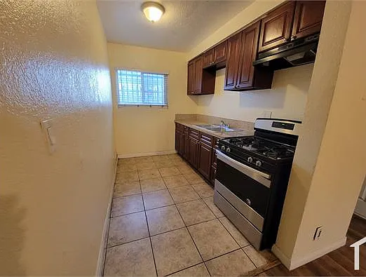 Studio, 600 sqft, $2,041 — Photo 3
