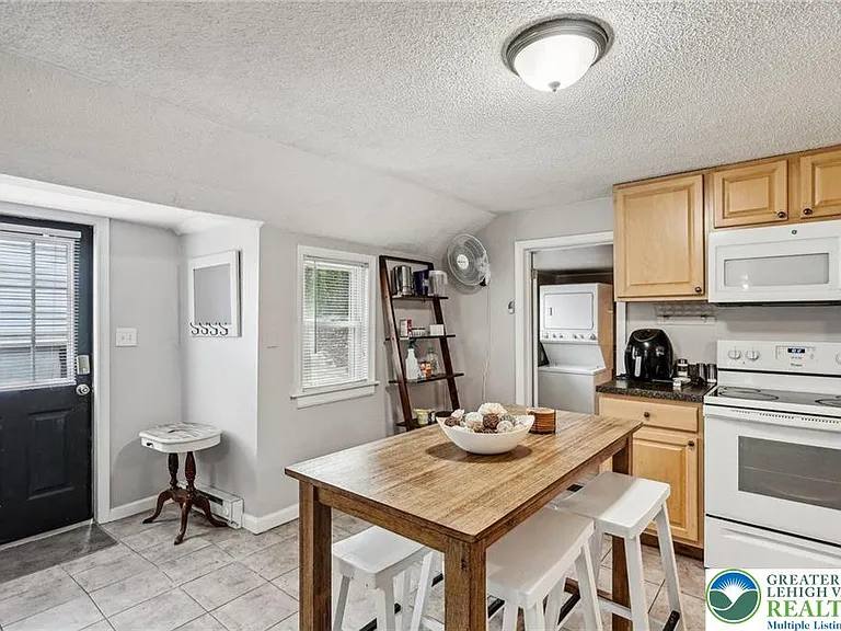 3203 Washington St — Photo 6