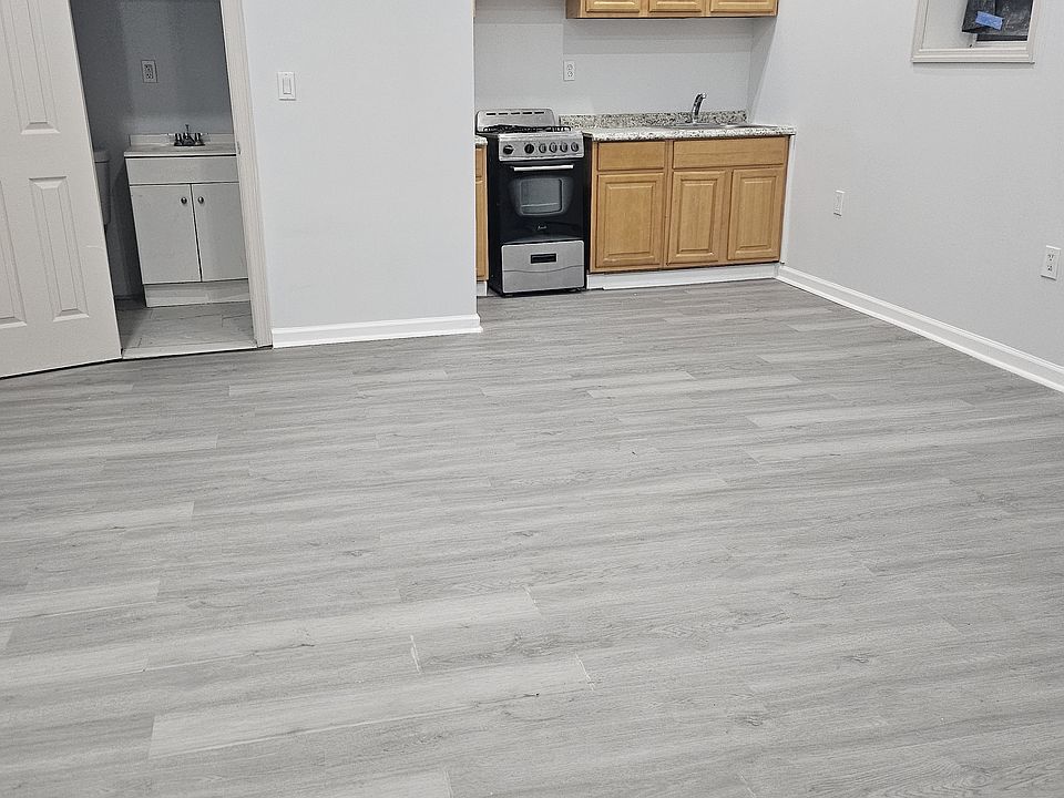 1st image of 1029 E Grand St #3