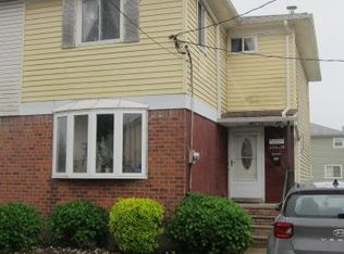 23514 147th Dr, Rosedale, NY 11422