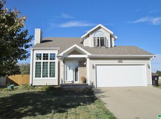 517 Stonegate Cir, Sergeant Bluff, IA 51054